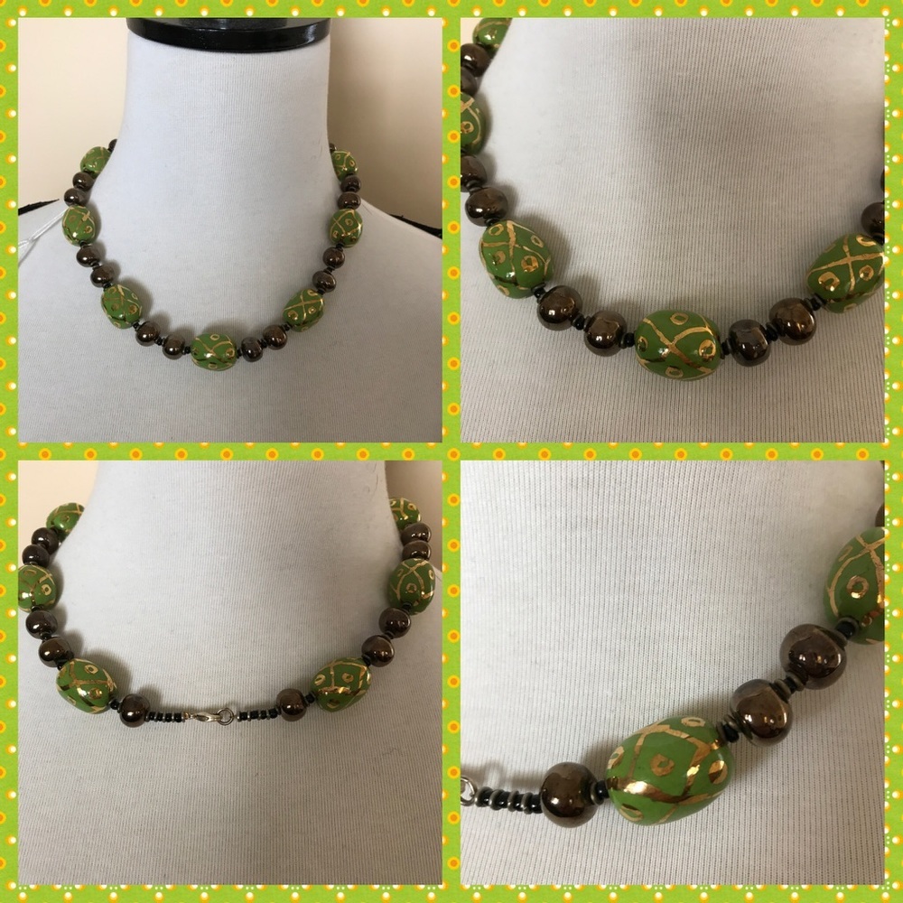 🎆 Vintage gold painted necklace circa 1970s